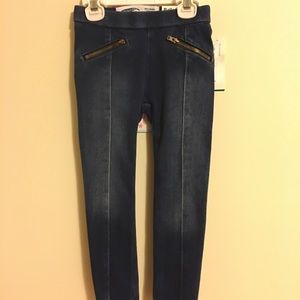 Brand New Skinny Jeans With Zipper Pockets